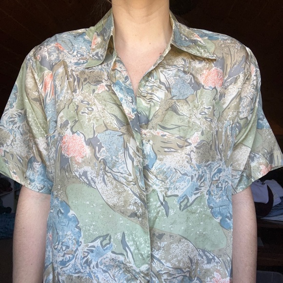 Vintage 100% silk pale green abstract short sleeve button down blouse top - Picture 9 of 9